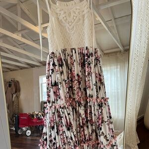 Floral Lace Maxi Dress